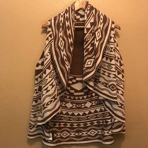 Charlie Paige circle cape OS  NWT